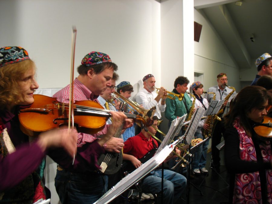 Colonial School Hosted Klezmer Music Assembly